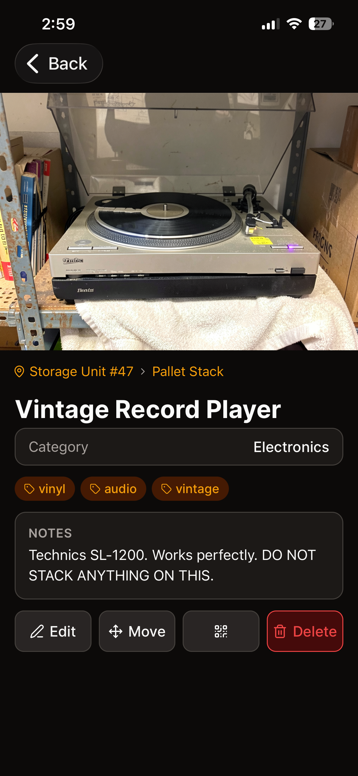 Item detail view with photos and tags